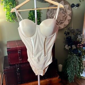 Maidenform Easy Up Tan Strapless Bodybriefer Women’s Size 40c